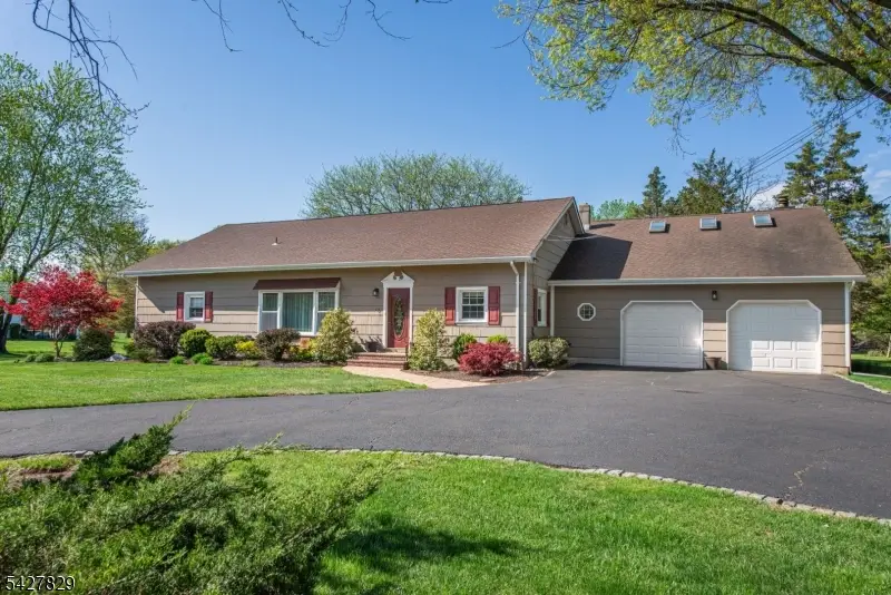18 Stonewyck Dr, Hillsborough, NJ 08844 - #1