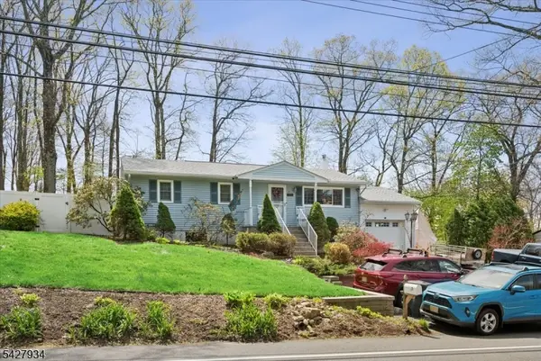 77 Brooklyn Rd, Stanhope Boro, NJ 07874