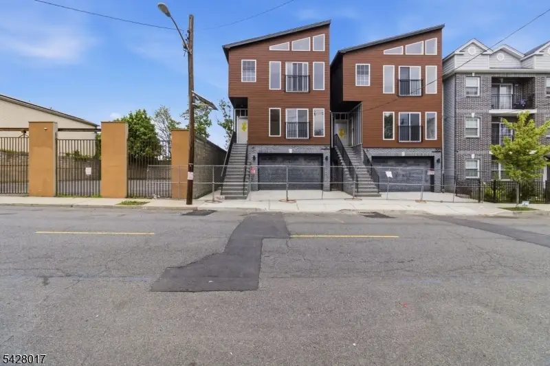 510 S 15th St, Newark, NJ 07103 - #3