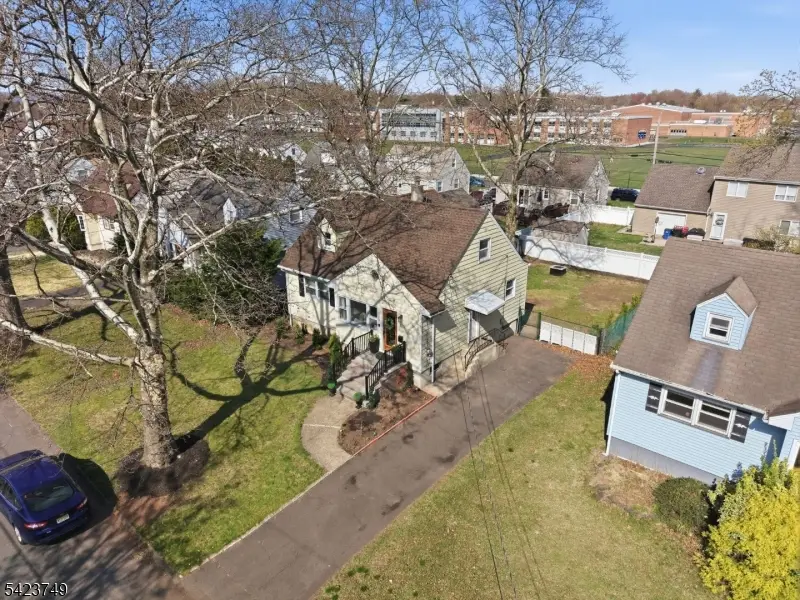 105 N 13th St, Kenilworth, NJ 07033 - #3