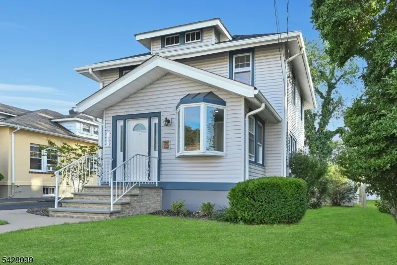 25 Marinus St, Rochelle Park, NJ 07662 - #1