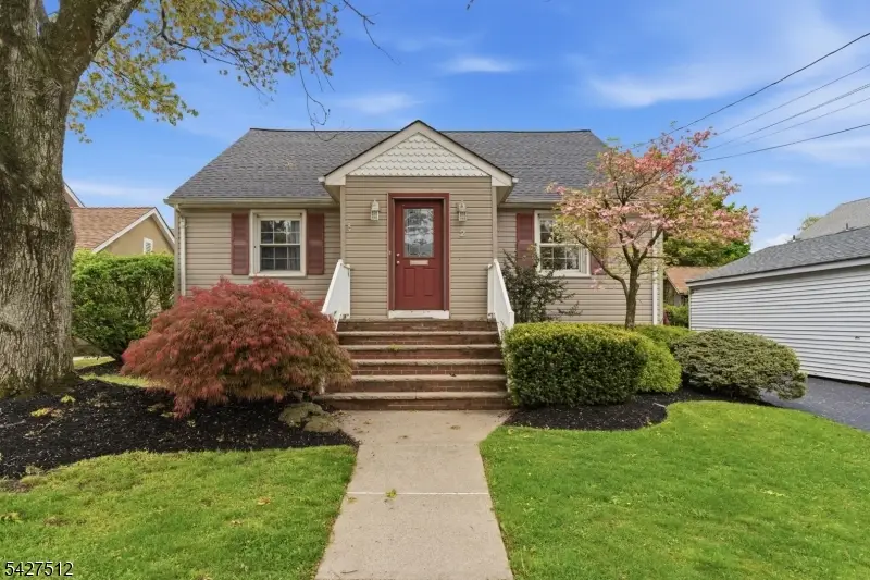 2 Oakwood Pl, North Brunswick, NJ 08902 - #1