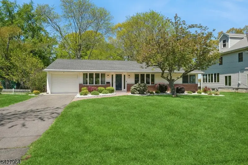 17 Tyndall Road, Kendall Park, NJ 08824 - #2