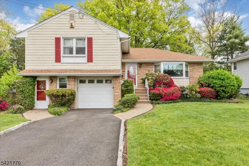 389 Walnut Ave, Cranford, NJ 07016 - #2