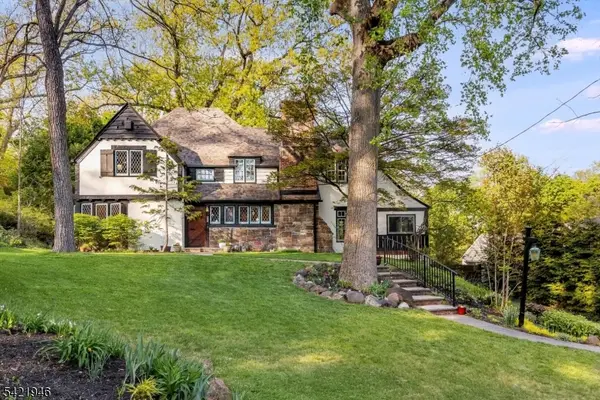 5 Fairview Ter, Maplewood Twp., NJ 07040