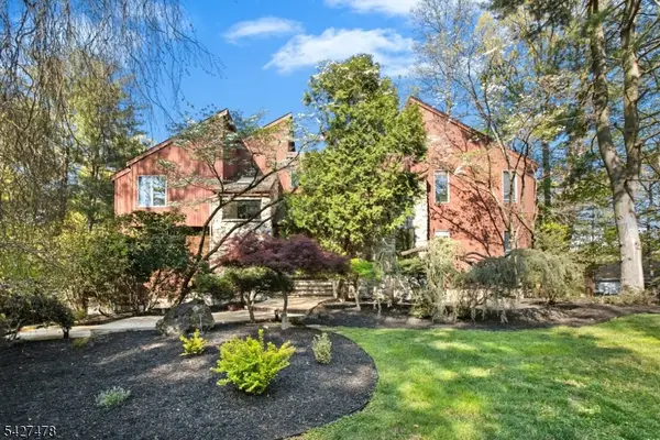 25 Ravenswood Ln, Scotch Plains Twp., NJ 07076