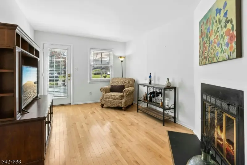 44 Tisbury Ct, Scotch Plains, NJ 07076 - #3