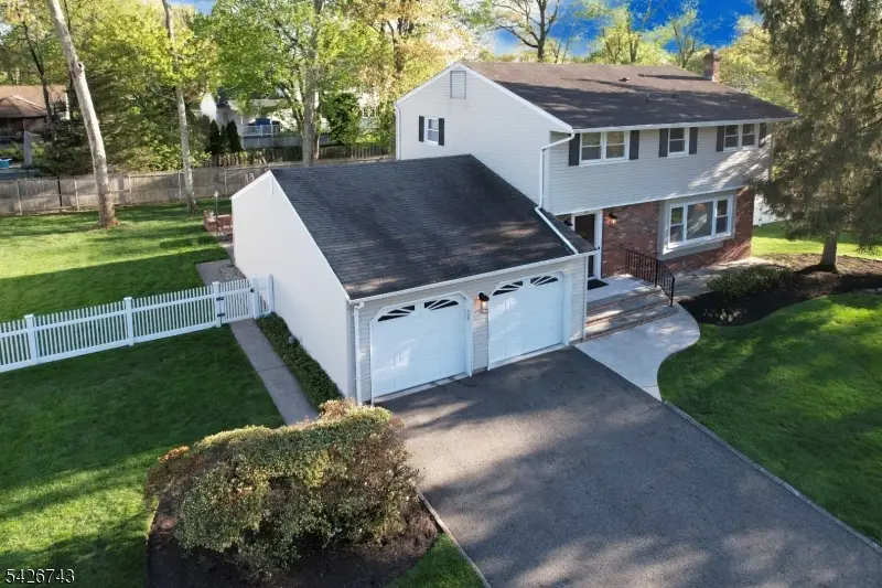 25 Debbie Ct, Wayne, NJ 07470 - #1
