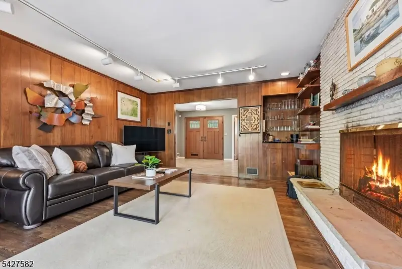 89 Westview Rd, Millburn, NJ 07078 - #3