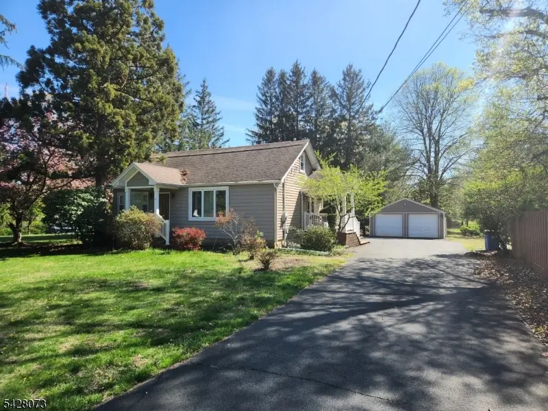 34 Como Dr, Franklin, NJ 08873 - #1