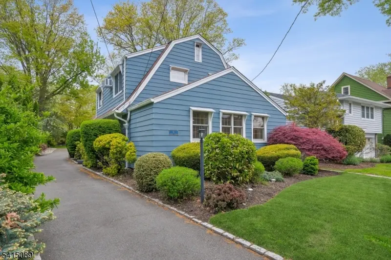 61 Burnett Ter, Maplewood, NJ 07040 - #3