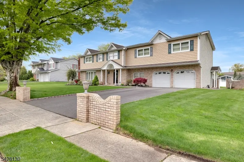 184 Stonehenge Ter, Clark, NJ 07066 - #3