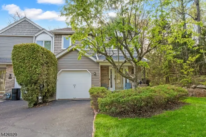 94 Edgefield Dr, Parsippany Troy Hills, NJ 07950 - #1