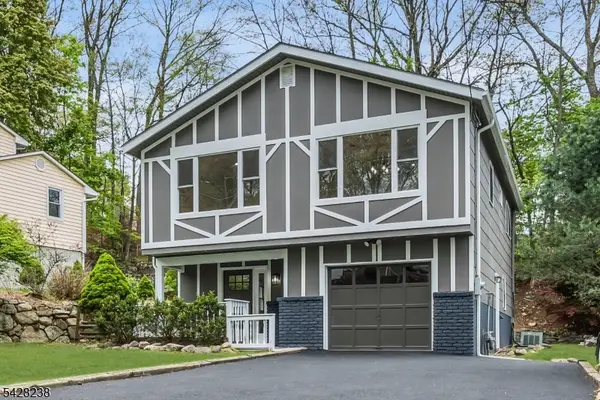 26 Laurie Rd, Roxbury Twp., NJ 07850