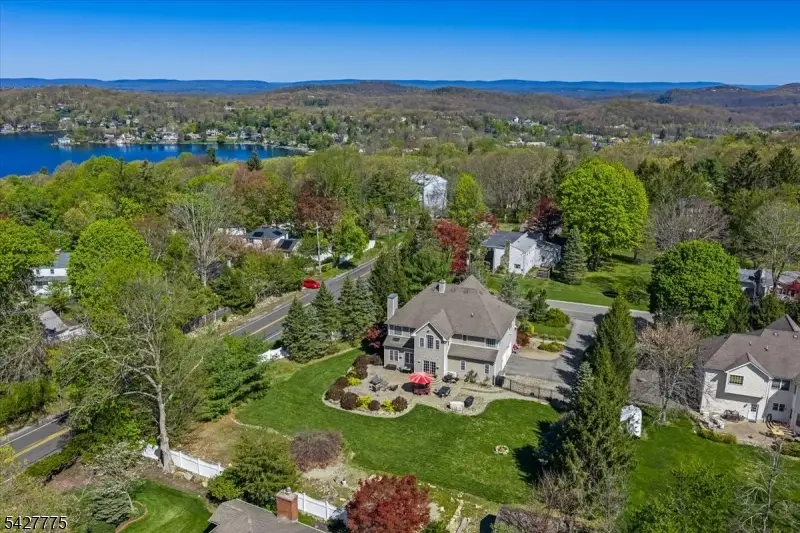 1 Hunters Ln, Lake Mohawk, NJ 07871 - #1