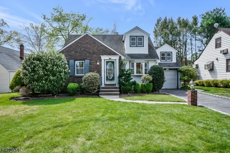 3 Shawnee Rd, Cranford, NJ 07016 - #1