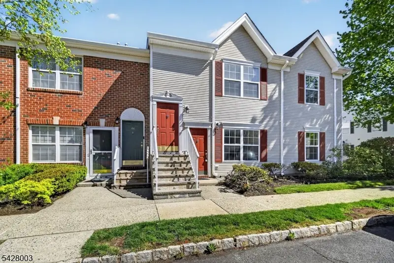 46 Stillwell Ct, Bradley Gardens, NJ 08807 - #1