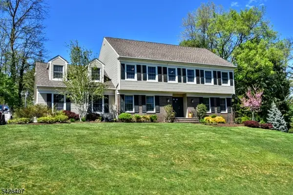 29 Cheryl Hills Dr, Hawthorne Boro, NJ 07506