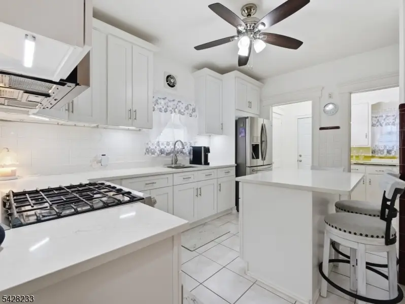 768 E 25th St, Paterson, NJ 07504 - #1