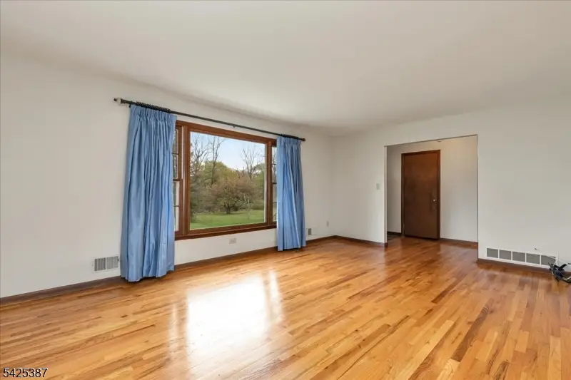 9 Symonds Lane, Lebanon, NJ 08826 - #3