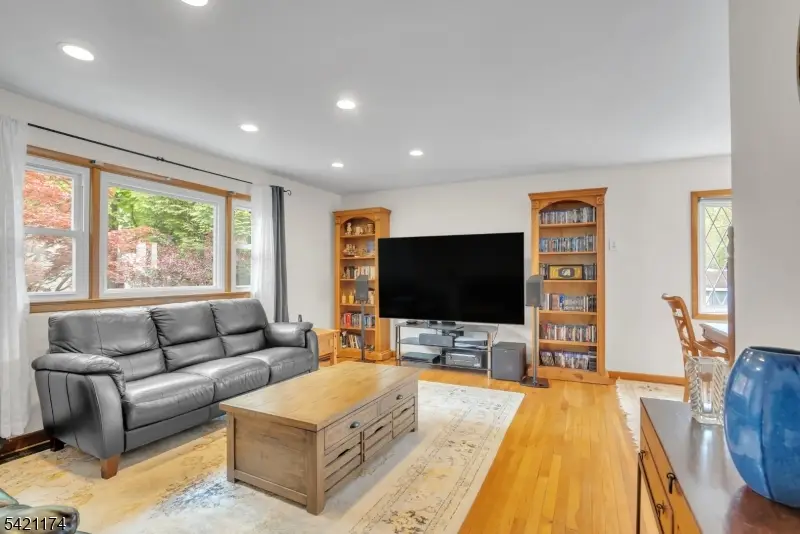 12 Stafford Dr, Wanaque, NJ 07465 - #3