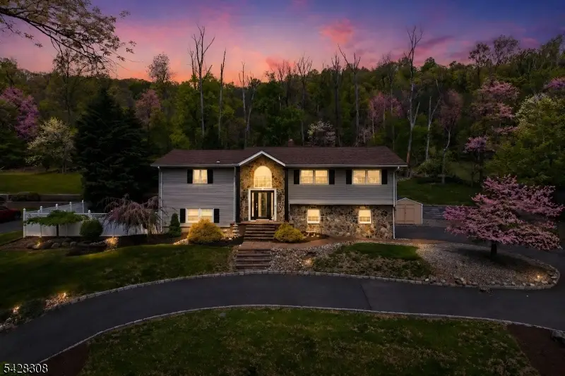 13 Forest Ln, Green Brook, NJ 08812 - #1