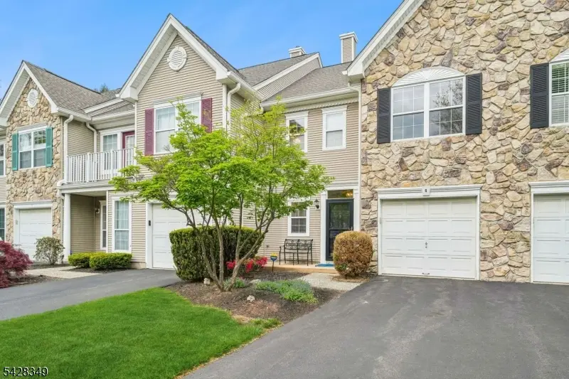 6 Dorchester Drive, The Hills, NJ 07920 - #1