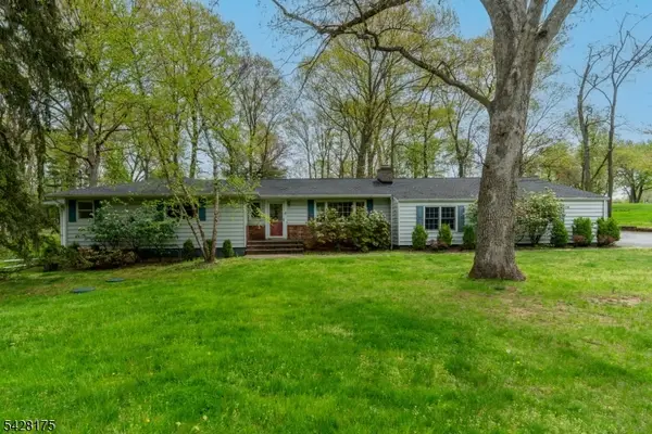 19 Floral Rd, Raritan Twp., NJ 08822