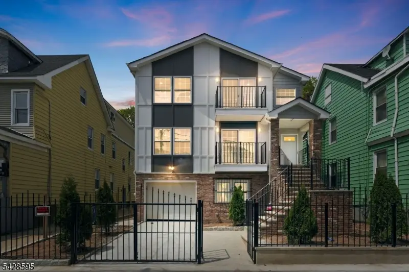 271 Schley St, Newark, NJ 07112 - #1
