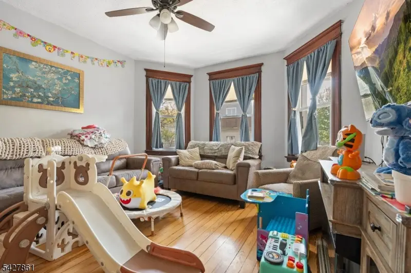 38 Prospect St, Watsessing, NJ 07003 - #3