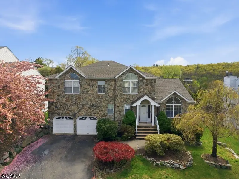 30 Elinora Dr, Wanaque, NJ 07465 - #1