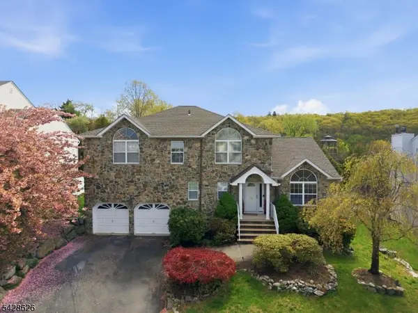 30 Elinora Dr, Wanaque Boro, NJ 07465
