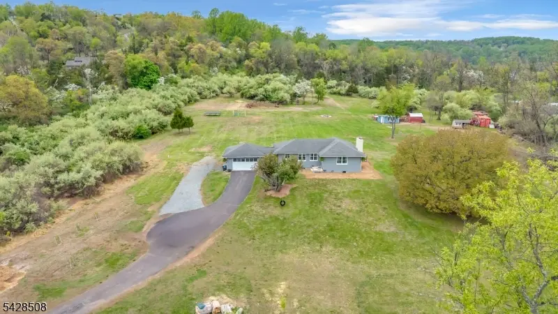 326 Riegelsville Rd, Holland, NJ 08848 - #1