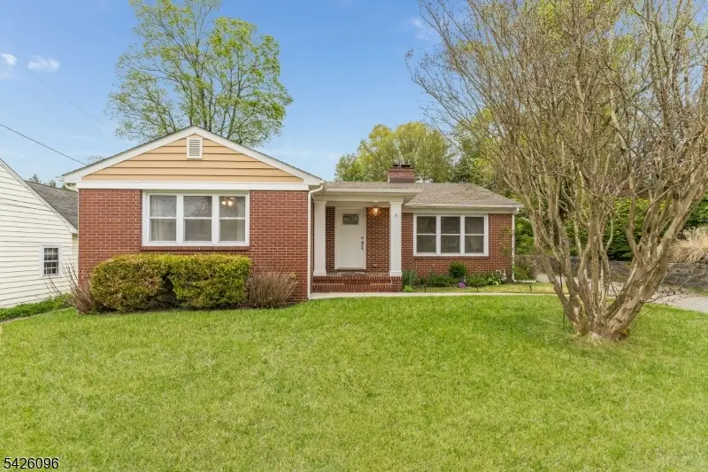 9 Broad St, Stockton, NJ 08559 - #1