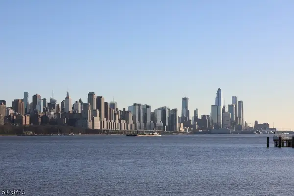 129 The Promenade, Edgewater Boro, NJ 07020