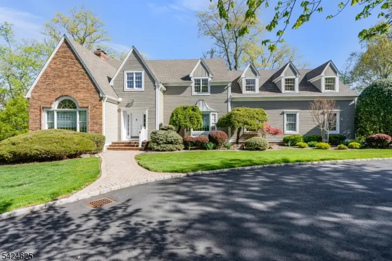 8 Waldron Dr, Martinsville, NJ 08836 - #1