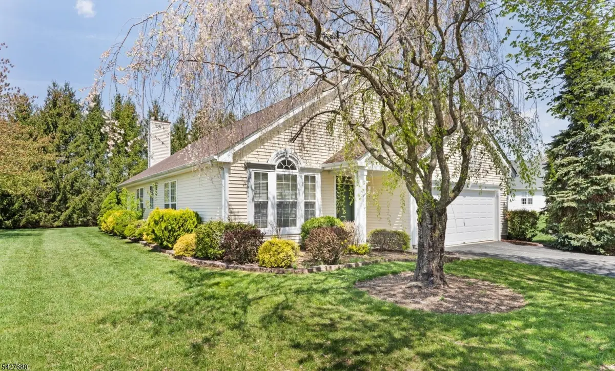 20 Ascot Dr, Brookfield, NJ 07823 - #1