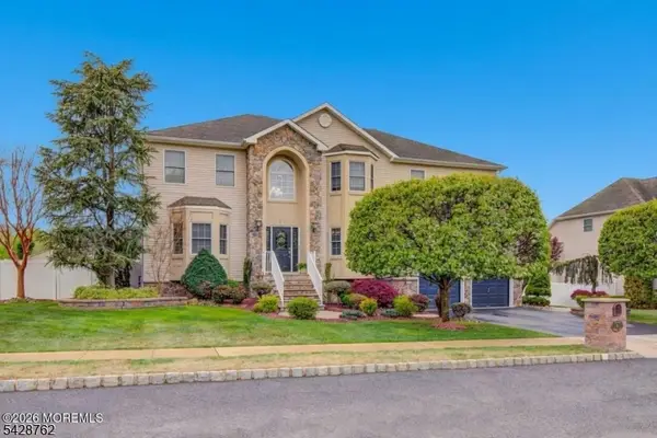 5 Selma Ln, Hazlet Twp., NJ 07730