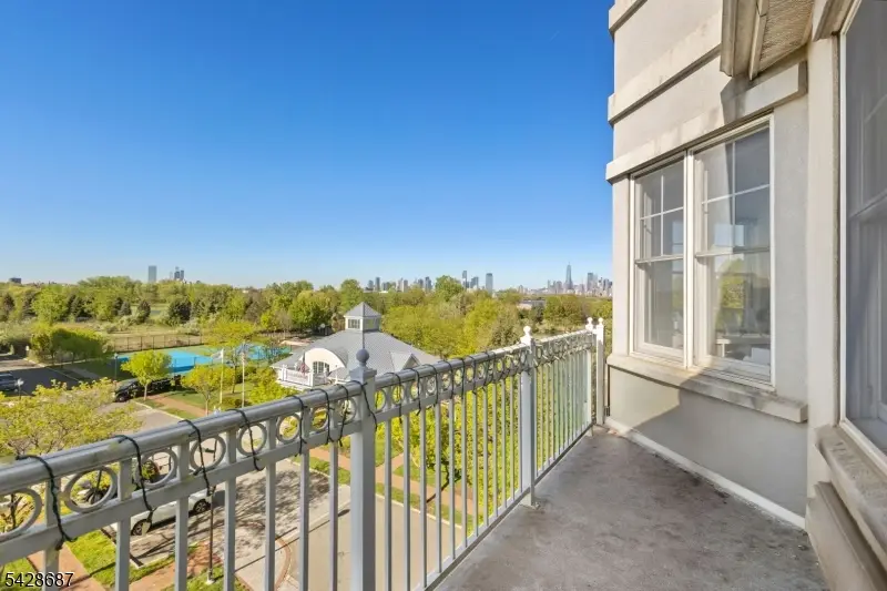 15 Freedom Way 404 #404, Jersey City, NJ 07305 - #3