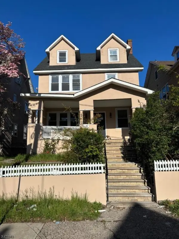 222 E 30th St, Paterson City, NJ 07514