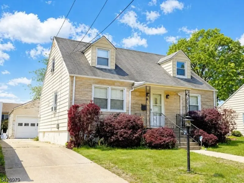 8 Blake Ave, Franklin, NJ 08873 - #1