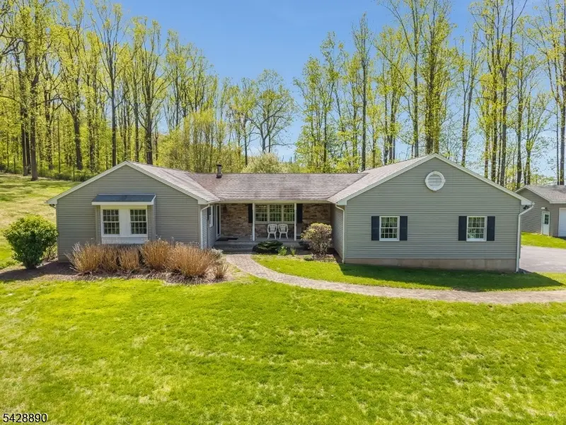352 Bellis Rd, Holland, NJ 08848 - #1
