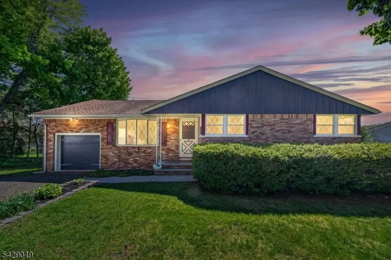 9 Duck Point Trl, Lake Hopatcong, NJ 07885 - #2