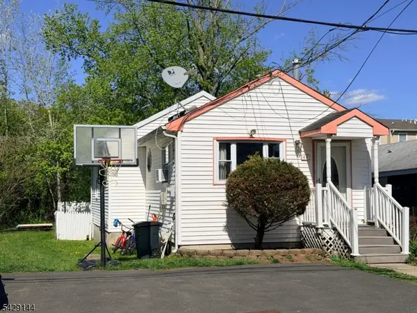 44 Salem Pl, Aberdeen Twp., NJ 07721