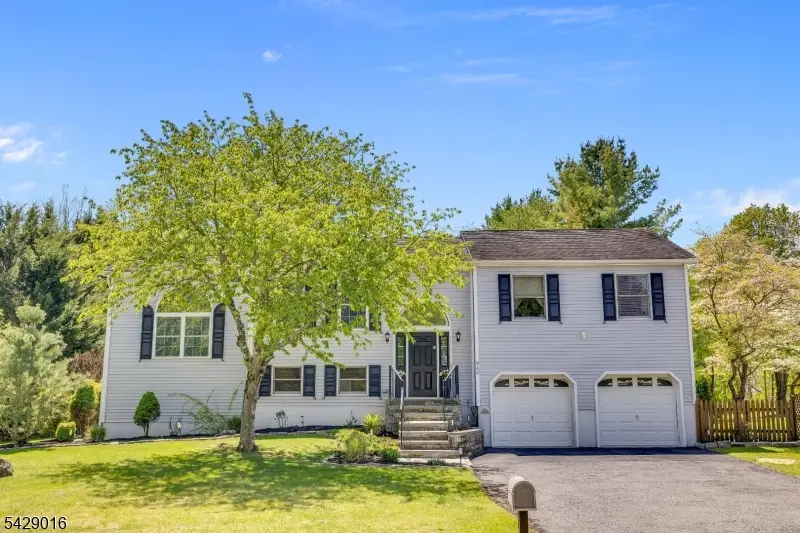 942 Liberty St, Belvidere, NJ 07823 - #2