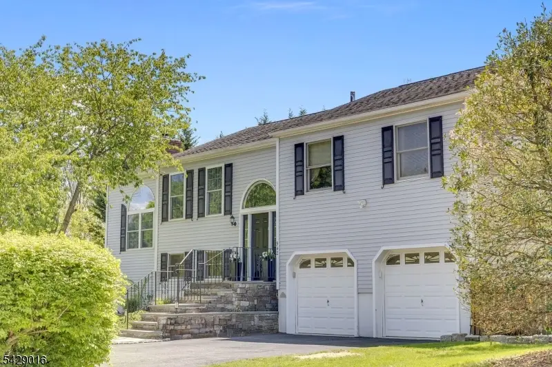 942 Liberty St, Belvidere, NJ 07823 - #3