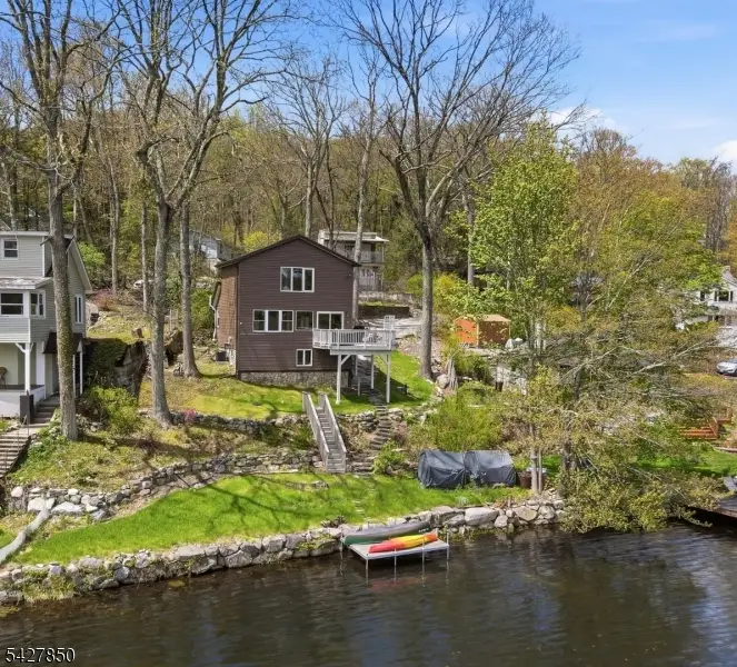 51 Goldfinch Ln, West Milford, NJ 07480 - #3