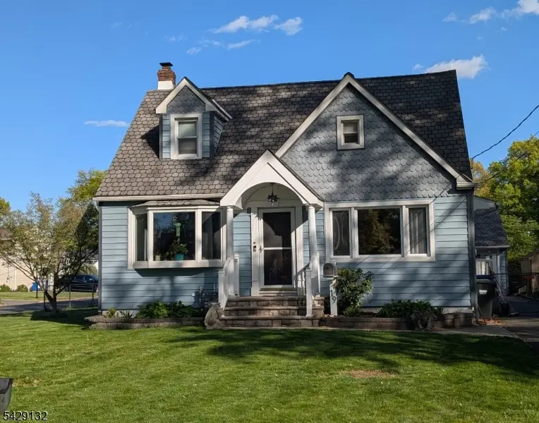 19 Kathryn St, Clark, NJ 07066 - #1