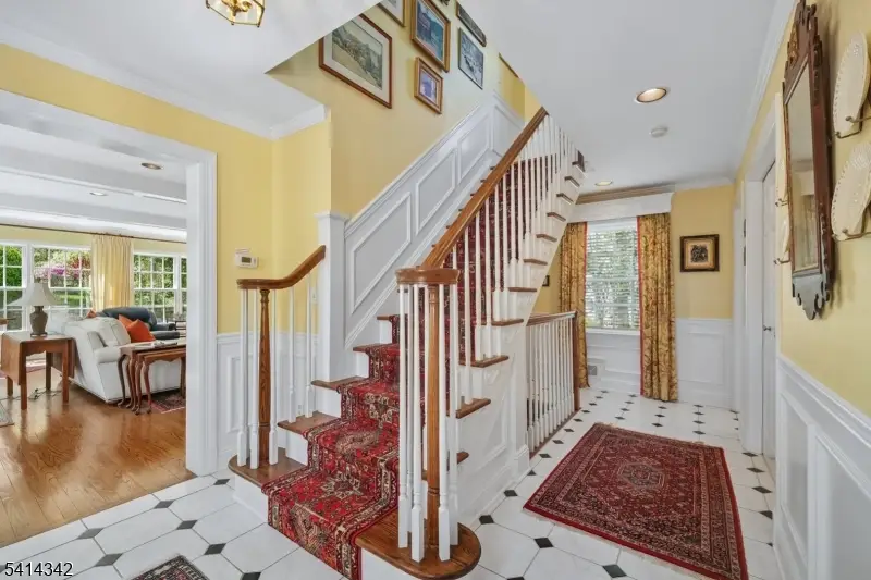 638 Mountain Ave, Berkeley Heights, NJ 07922 - #2