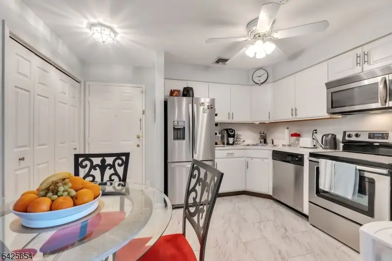 535-541 Bayway Ave #2B, Elizabeth, NJ 07202 - #3